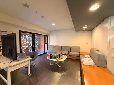 13914540-B43D-4188-AA58-FEF9FD4062A9_1_105_c