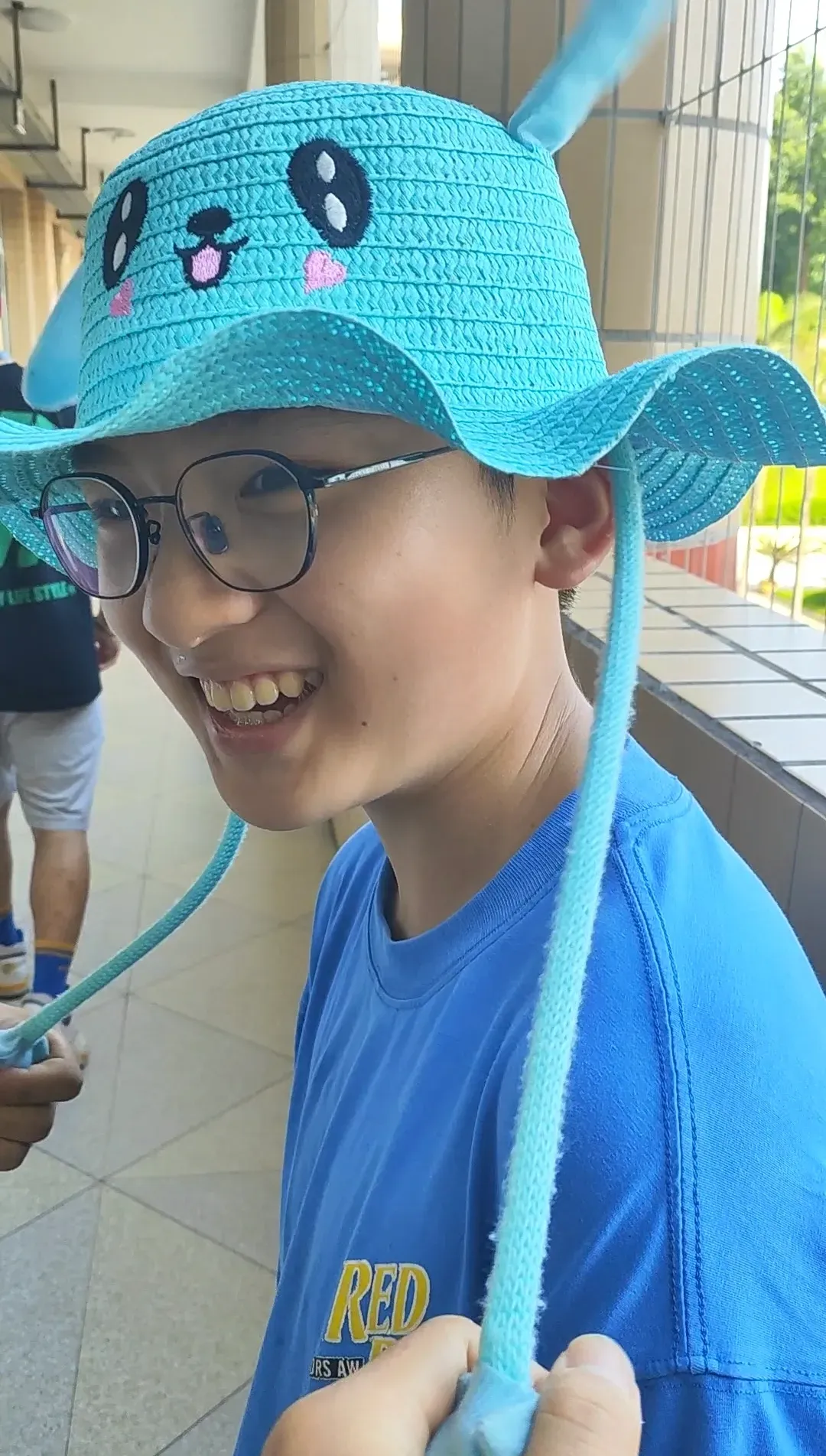 天天拉着我们给他讲英语的音标哥 天天拉着我们给他讲英语的音标哥